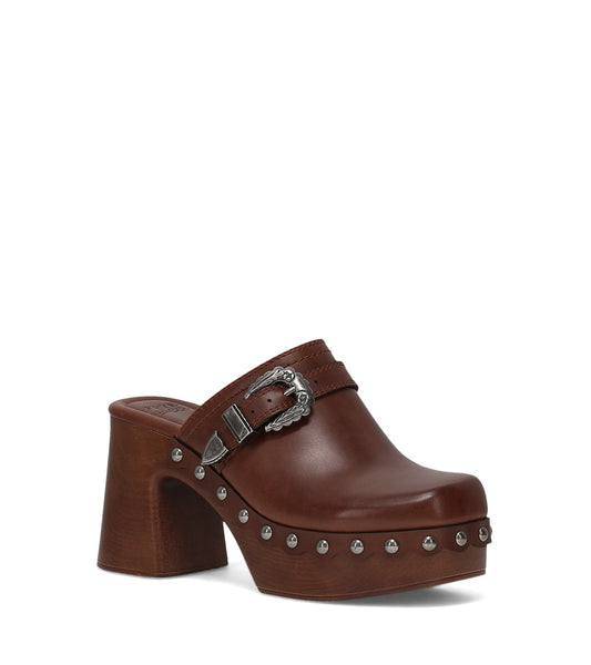 Wylie Scalloped Clog - Auburn (FO10532)